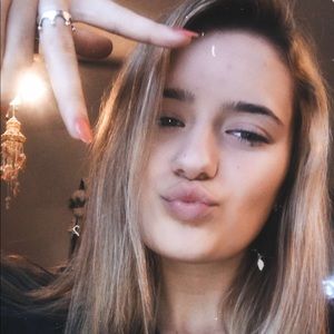 Meet your Posher, Alaina